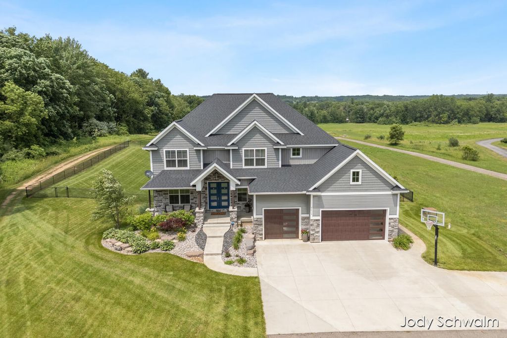 3619 12 Mile Road Ne, Algoma township