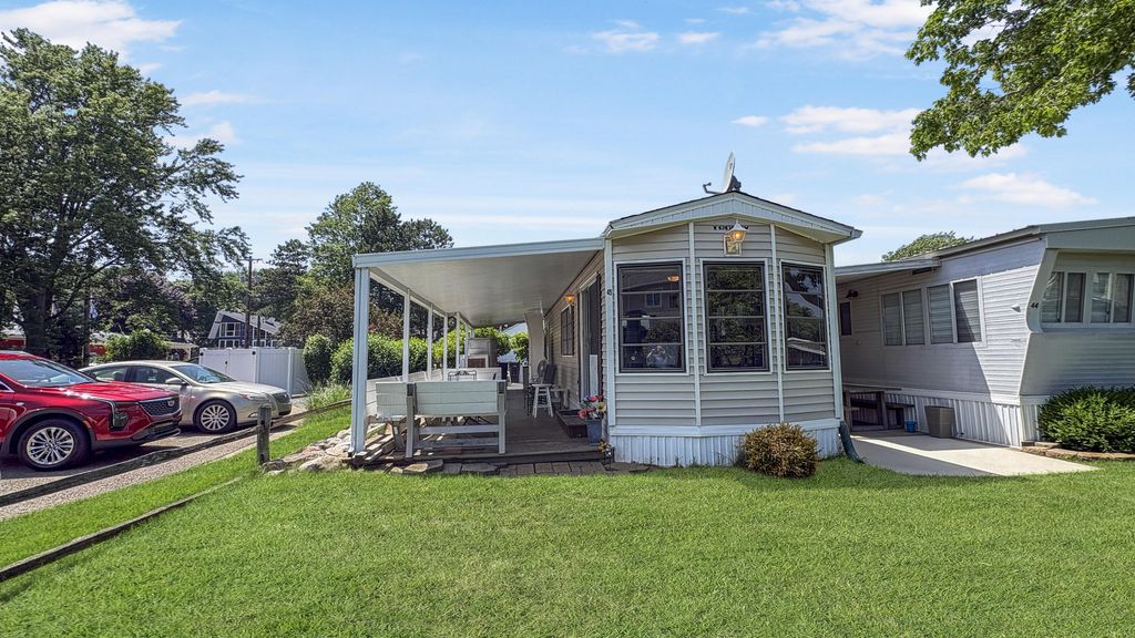 2250 Ottawa Beach Road Unit: 45, Park township