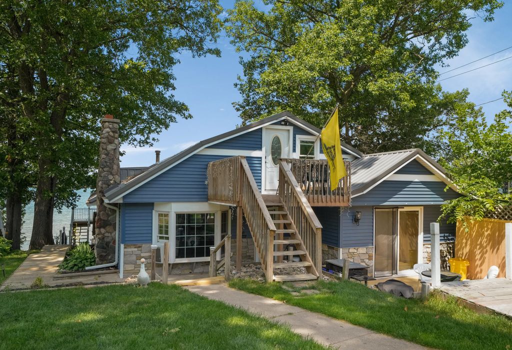 16223 Bass Lake Avenue Ne, Spencer township