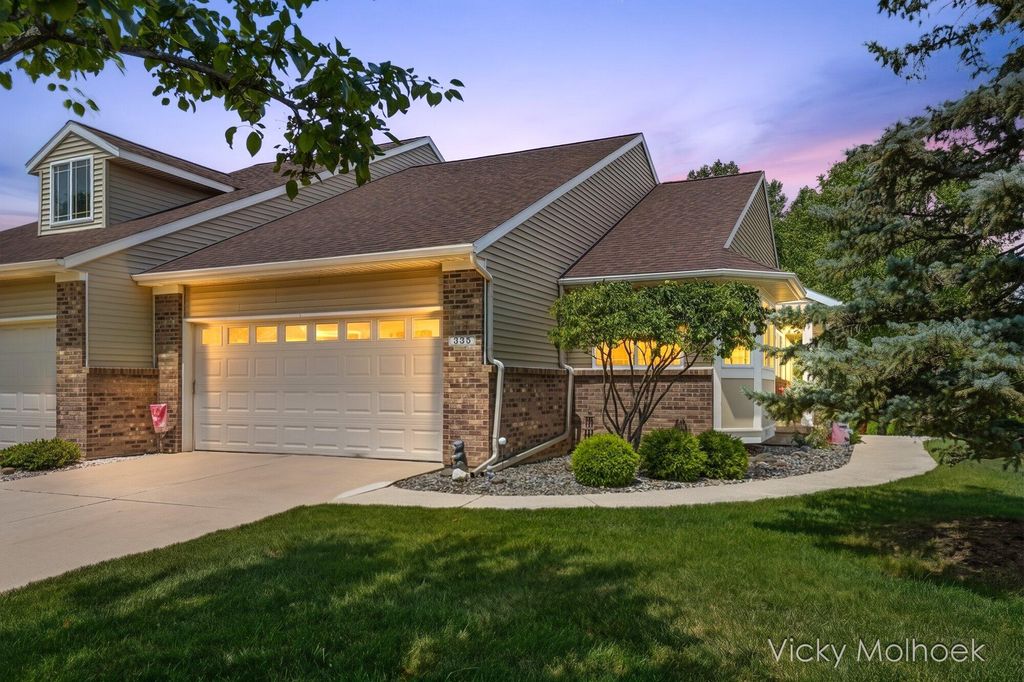 335 E North Street, Hastings