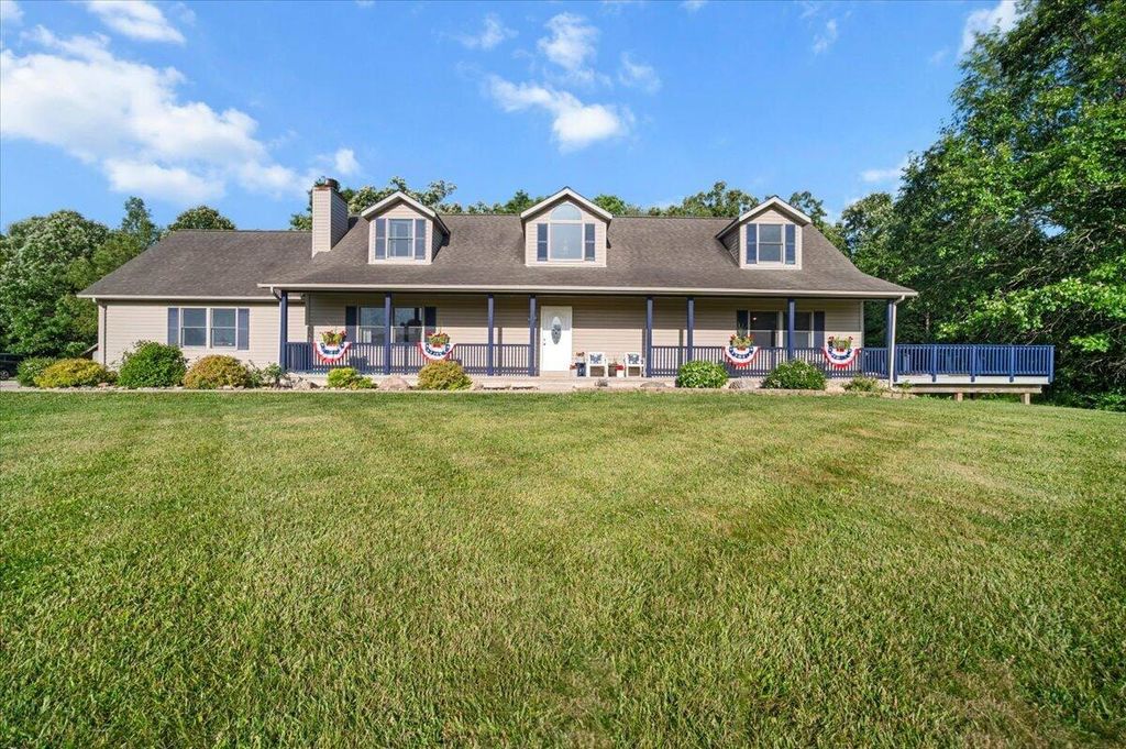 16005 Sheridan Road, Clinton