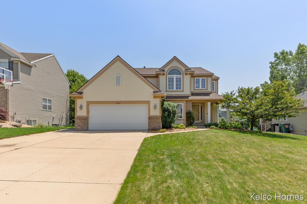 2222 Beatrice Drive Ne, Grand Rapids charter township