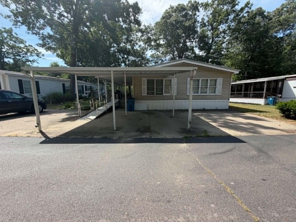 1175 Calgary Drive, Norton Shores city