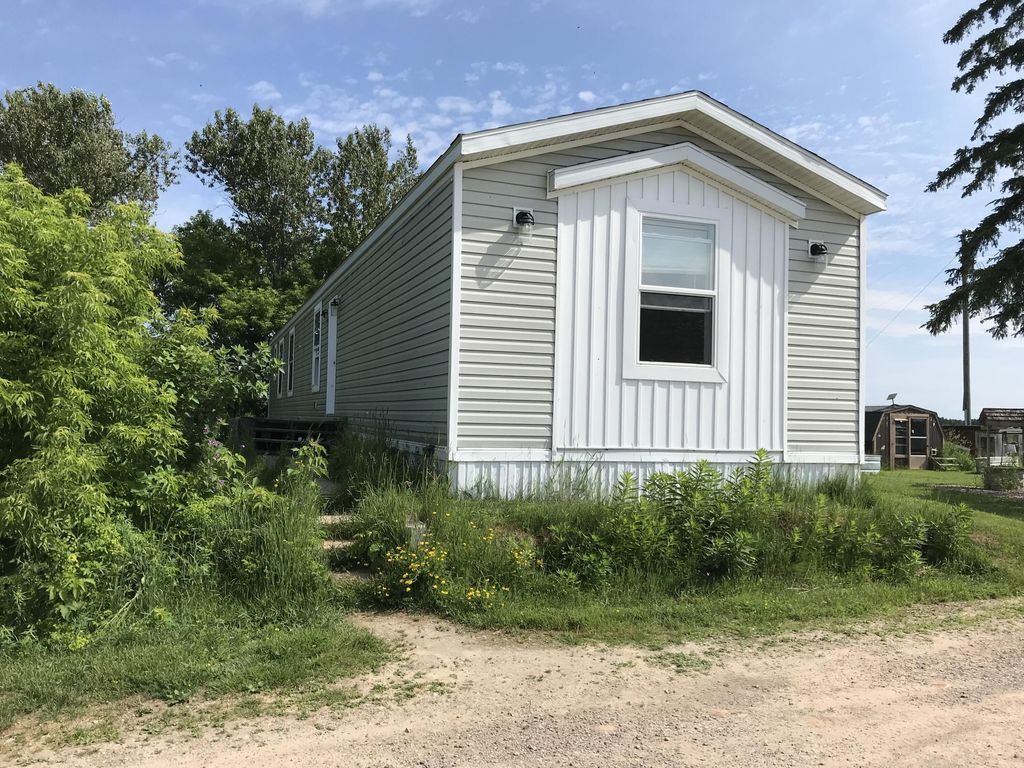 23057 S Clegg Road, Pickford township