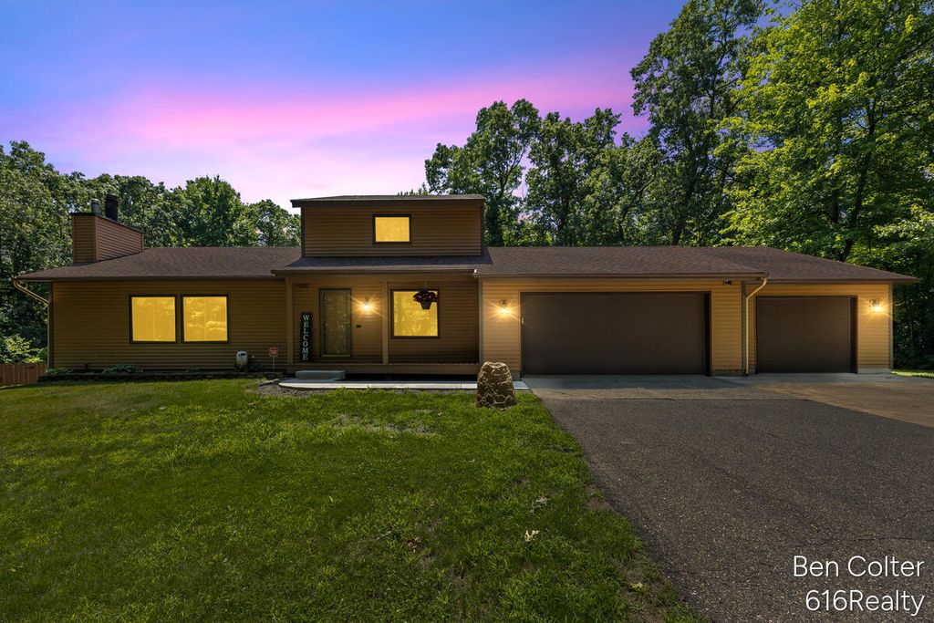 3161 Emberwood Drive Se, Lowell charter township