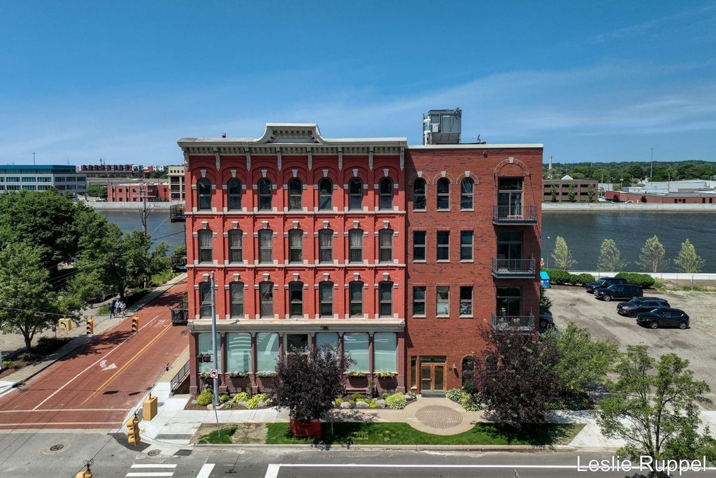 801 Monroe Avenue Nw Unit: #206, Grand Rapids