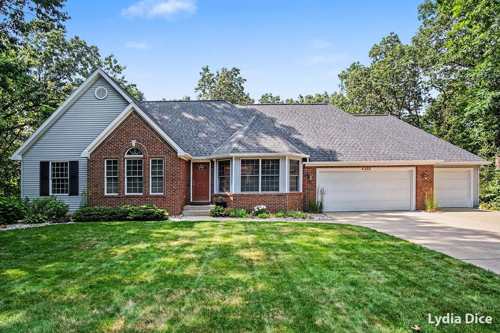 4282 Knapp Valley Court Ne, Grand Rapids charter township