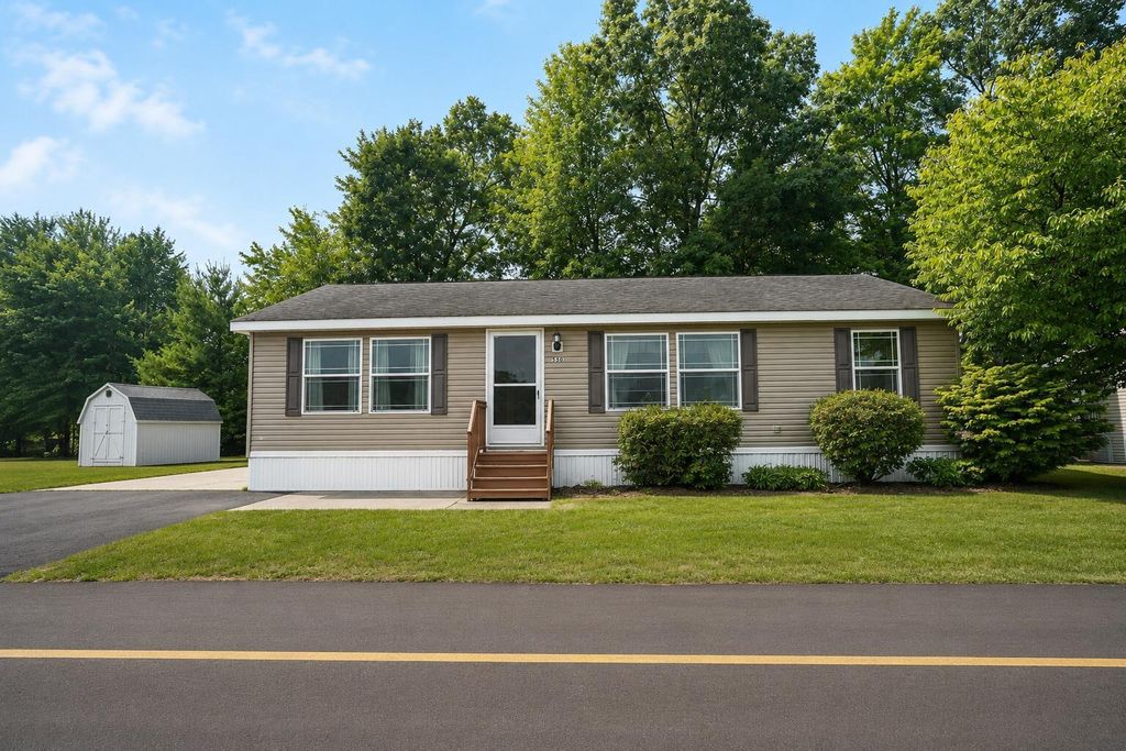 530 E Rainbow Road, Brooks township