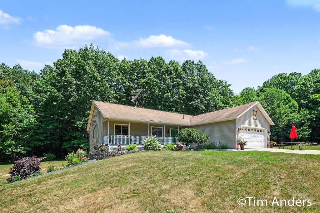 3455 Northkent Pine Drive, Tyrone township