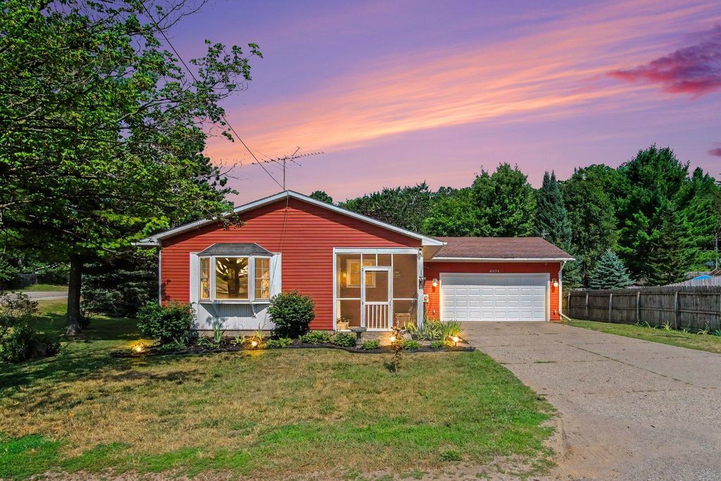 6676 Naontah Trail Ne, Cannon township