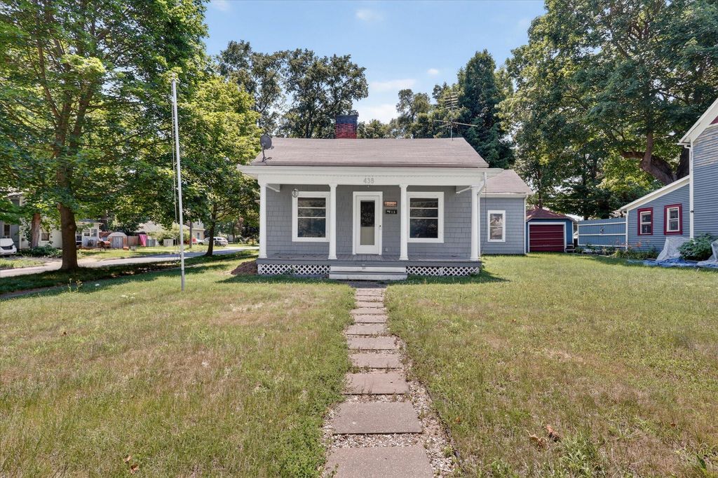 438 E Center Street, Hastings city