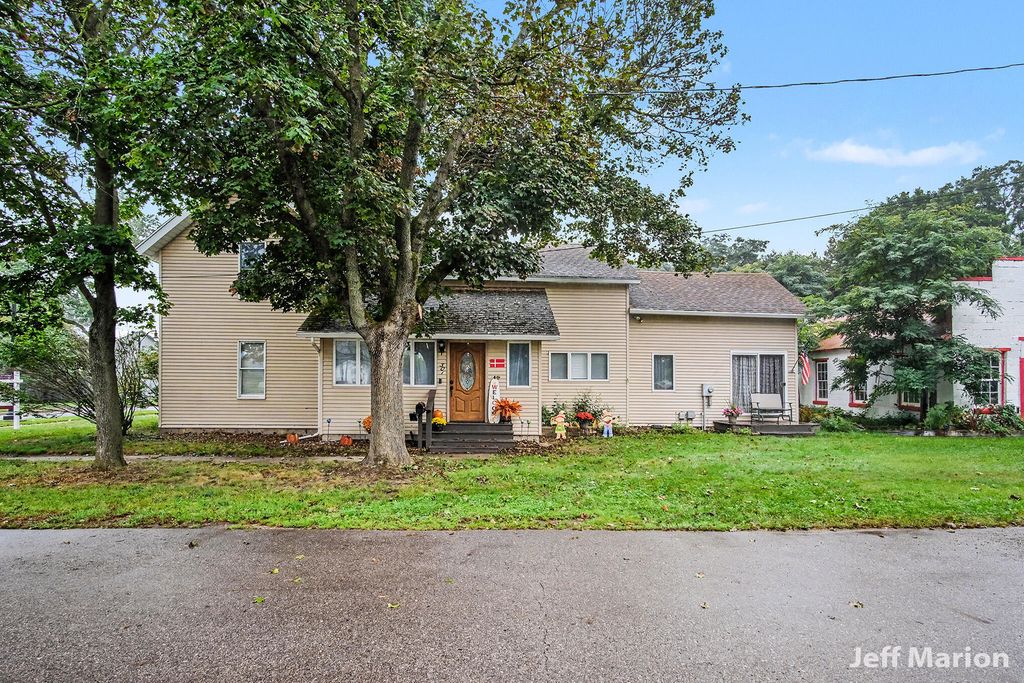 301 N Clay Street, Greenville city