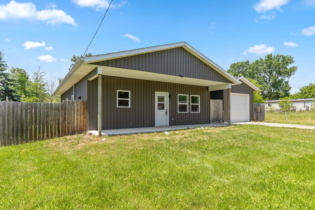 335 N 2nd Street, Stanton city