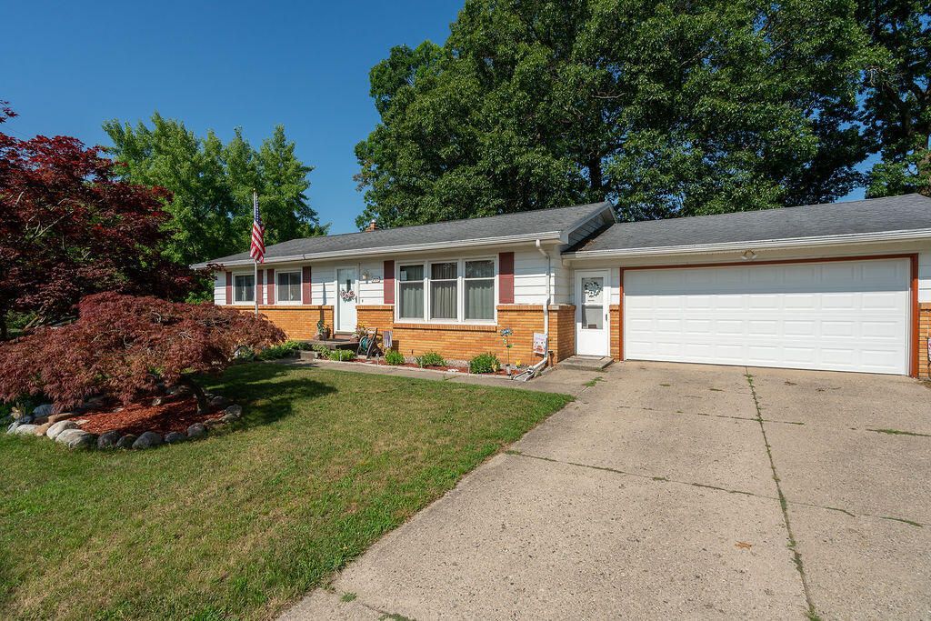 2535 Powers Avenue Nw, Walker city