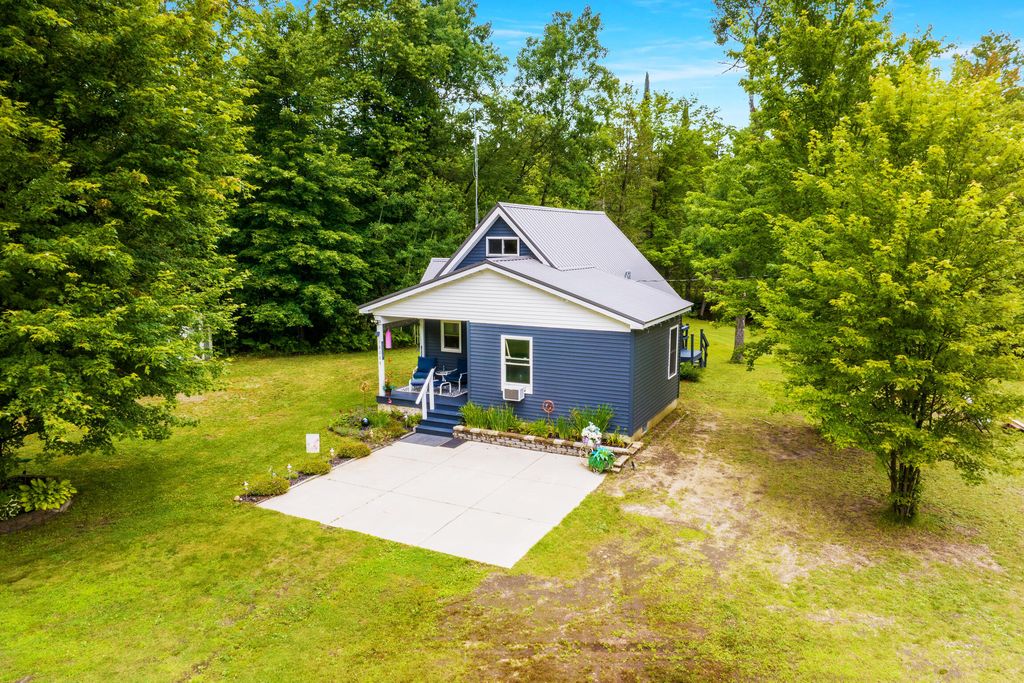 16088 Bentley Road, Colfax township
