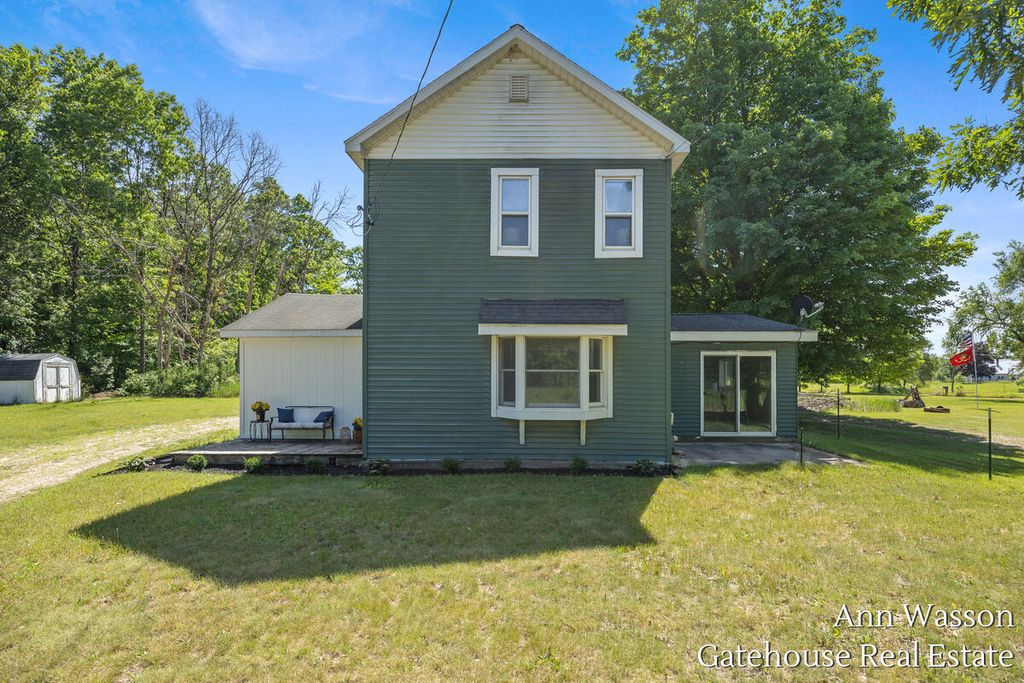 2737 Dane Street, Montcalm township