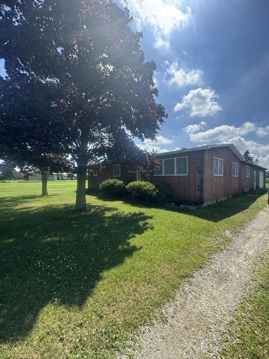 1247 N Steel Road, Jonesfield township