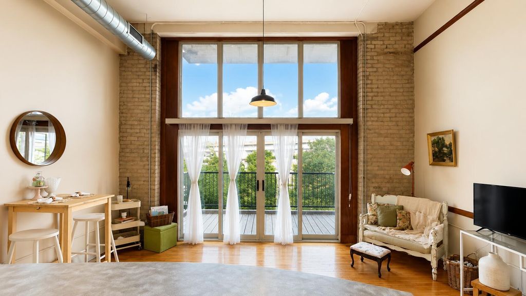 600 Broadway Avenue Nw Unit: 317, Grand Rapids