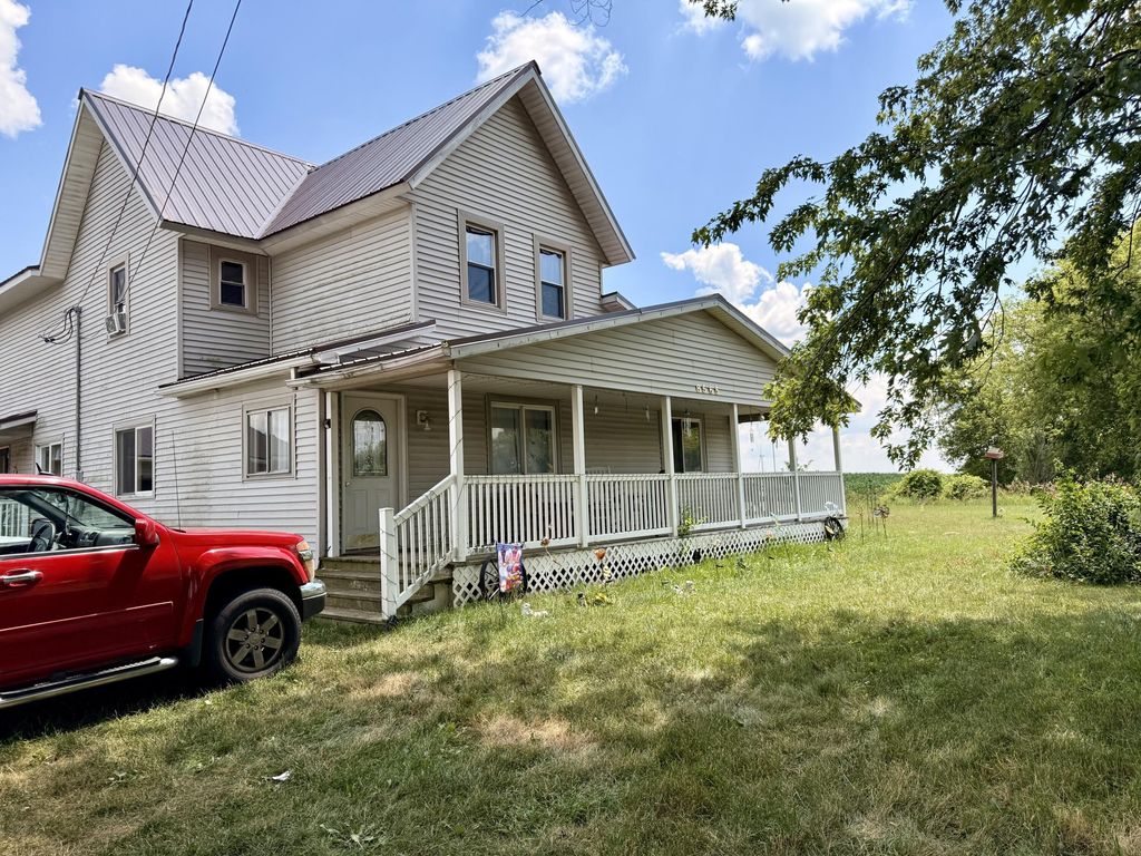 8565 S Mount Hope Road, Bloomer township
