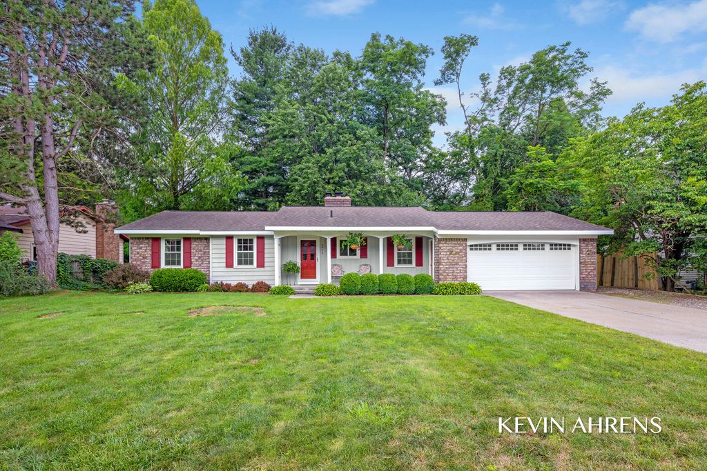 4473 Trail View Ne, Plainfield charter township
