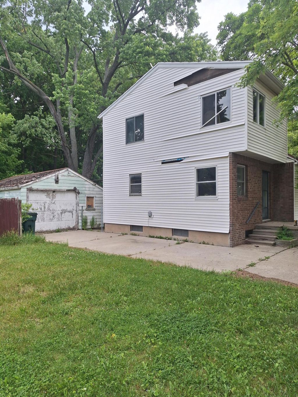 2104 Melvin Court, Lansing charter township