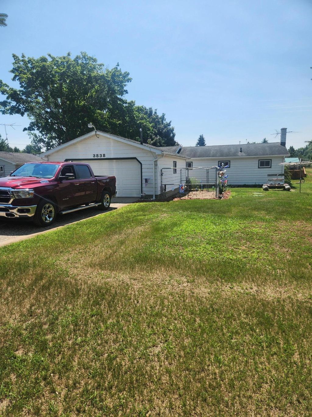 3838 Pine Trail, Evergreen township
