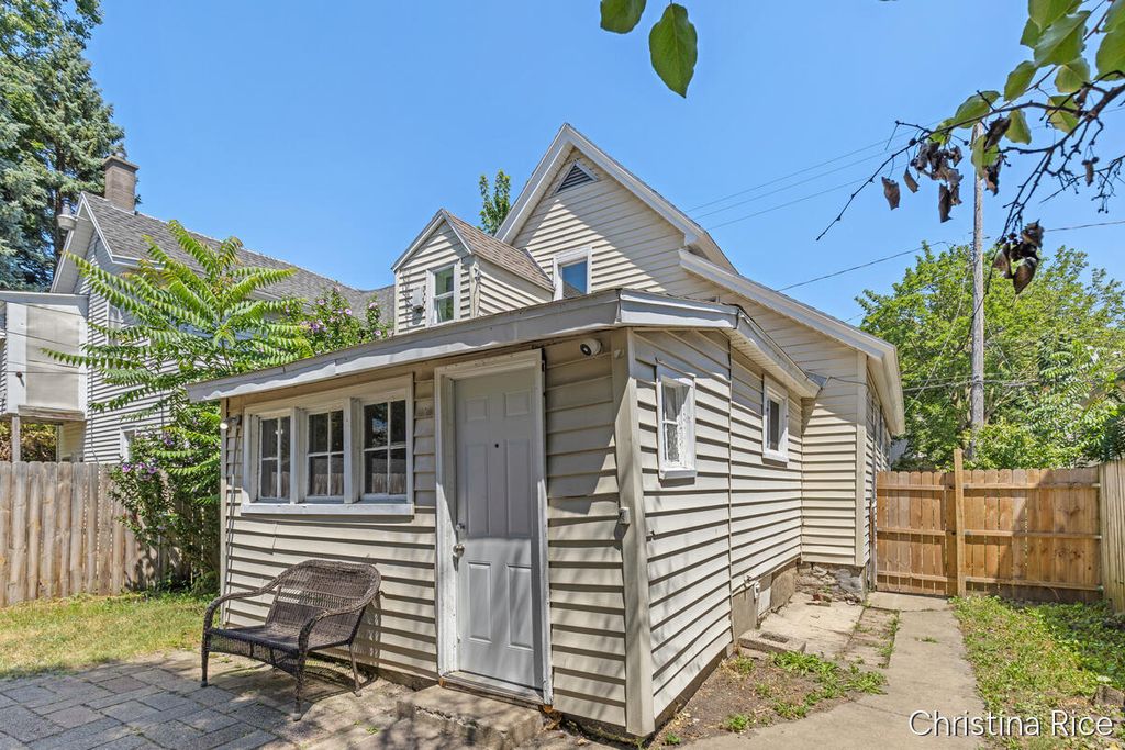 927 Davis Avenue Nw, Grand Rapids city