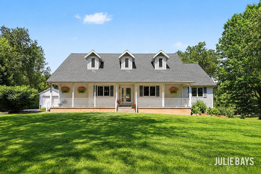 6202 Black Creek Drive, Irving township