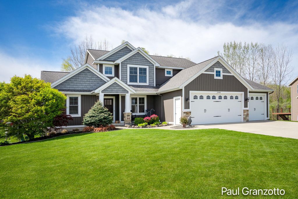 2480 Cedar West Drive, Georgetown charter township