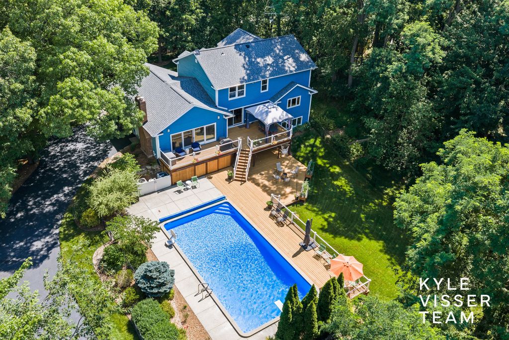 6728 Gleneagles Drive Se, Cascade charter township