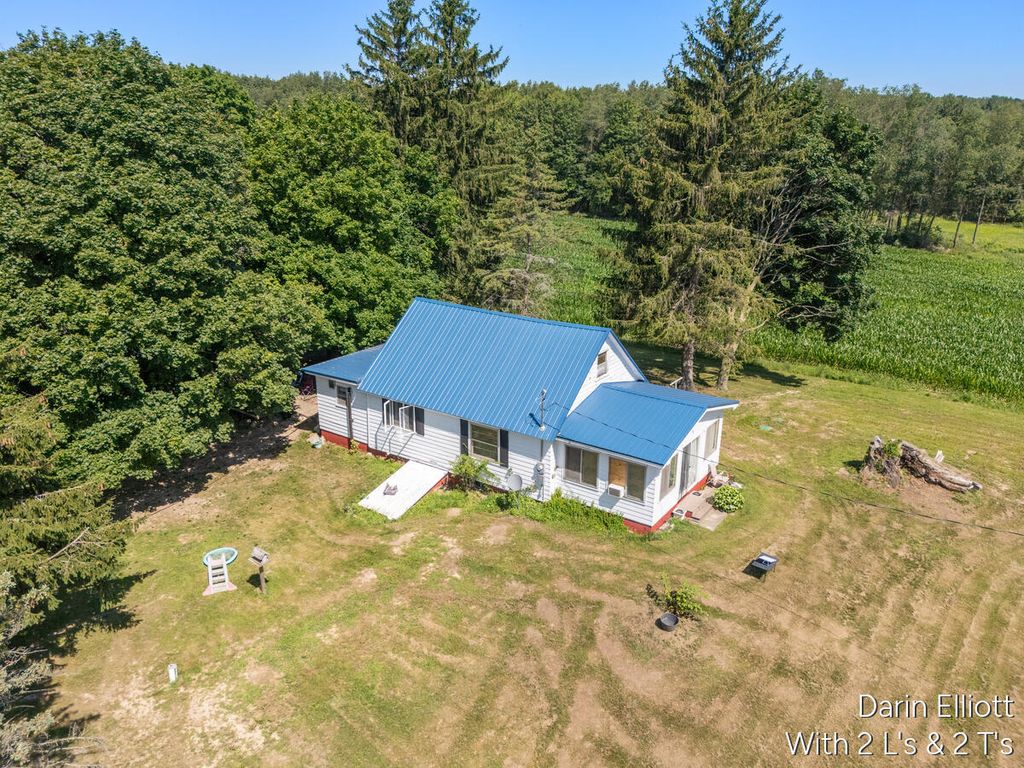 3703 N Cedar Lake Road Ne, Day township