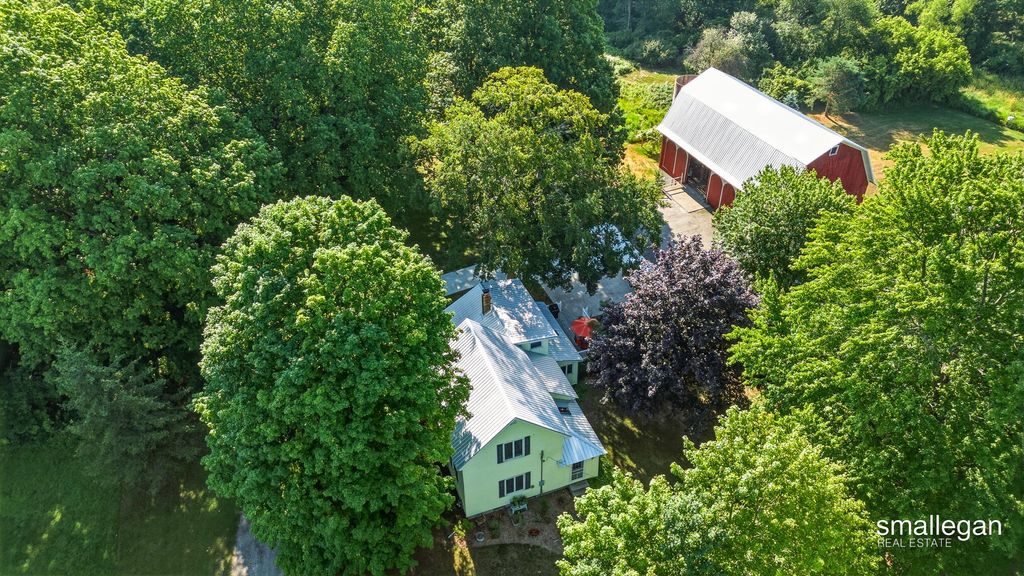 14960 White Creek Avenue Ne, Solon township