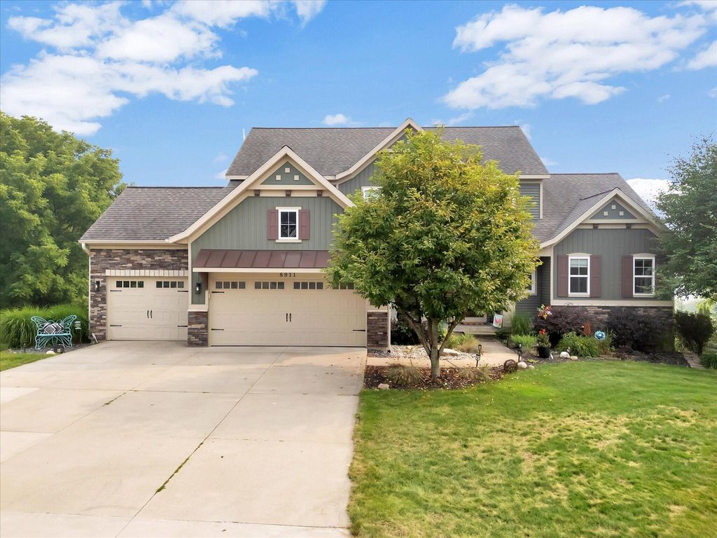 8911 Hopewell Drive Ne, Algoma township