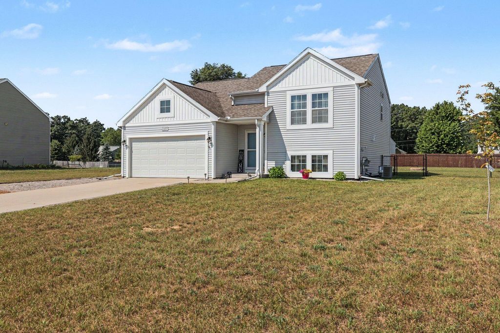 11157 Meadow Wood Circle, Eureka township