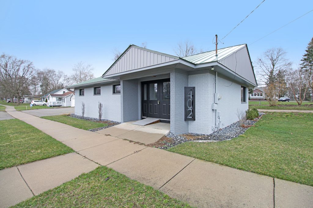 402 Thornton Street, Middleville village