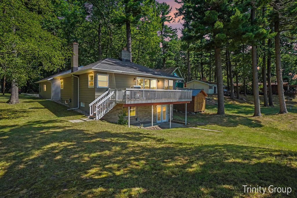 6712 E Carrigan Drive, Croton township