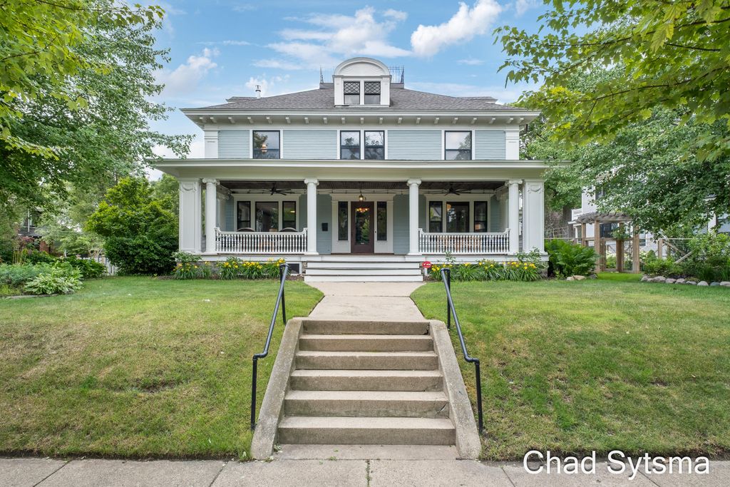 703 Madison Avenue Se, Grand Rapids city