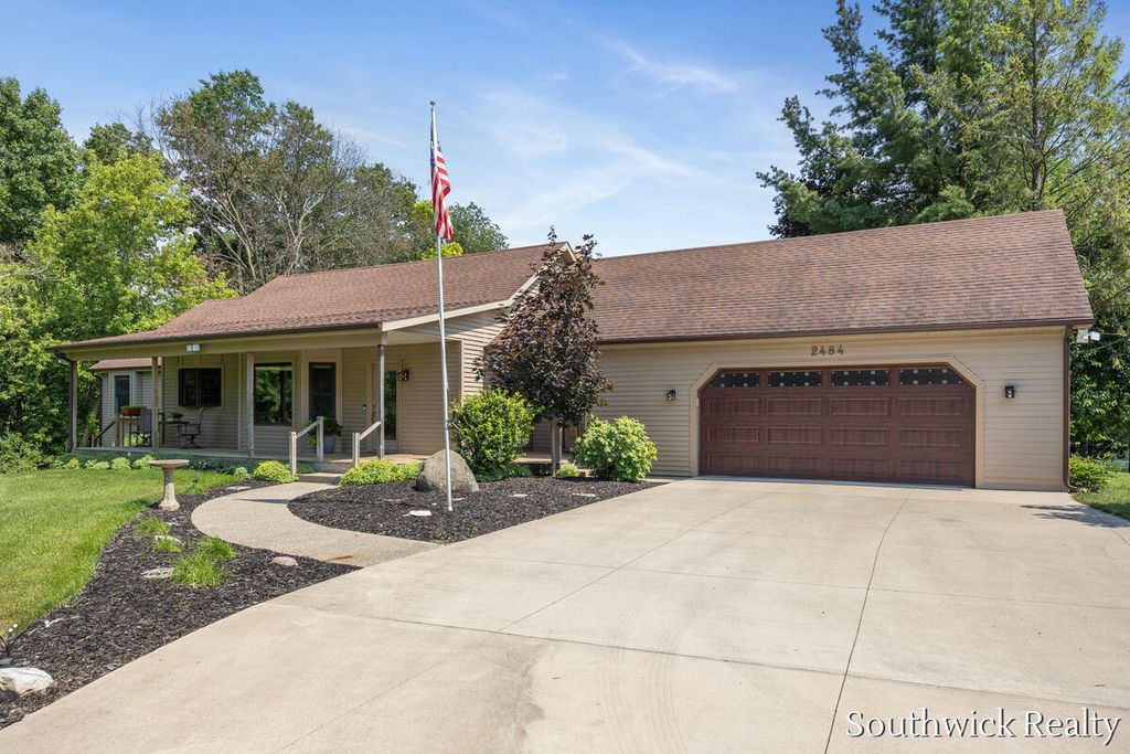 2484 Shadow Lake Court Ne, Grand Rapids charter township