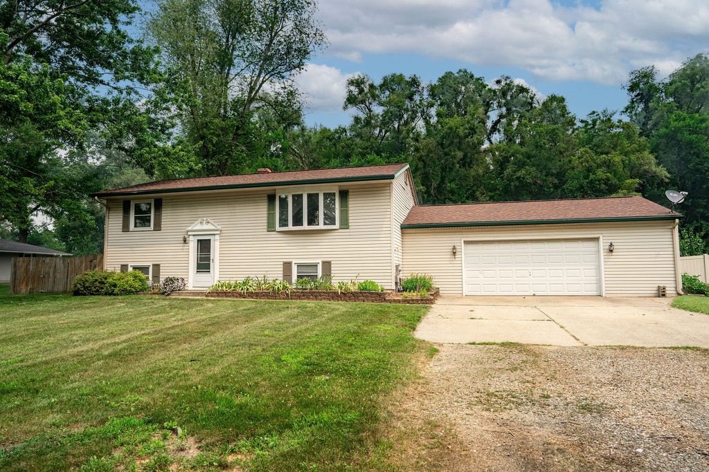 1371 Hazelwood Drive, Otsego township