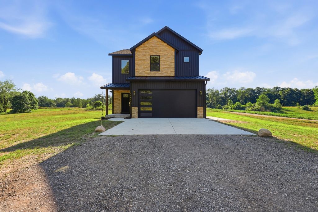 11427 Heintzelman Road Ne, Oakfield township