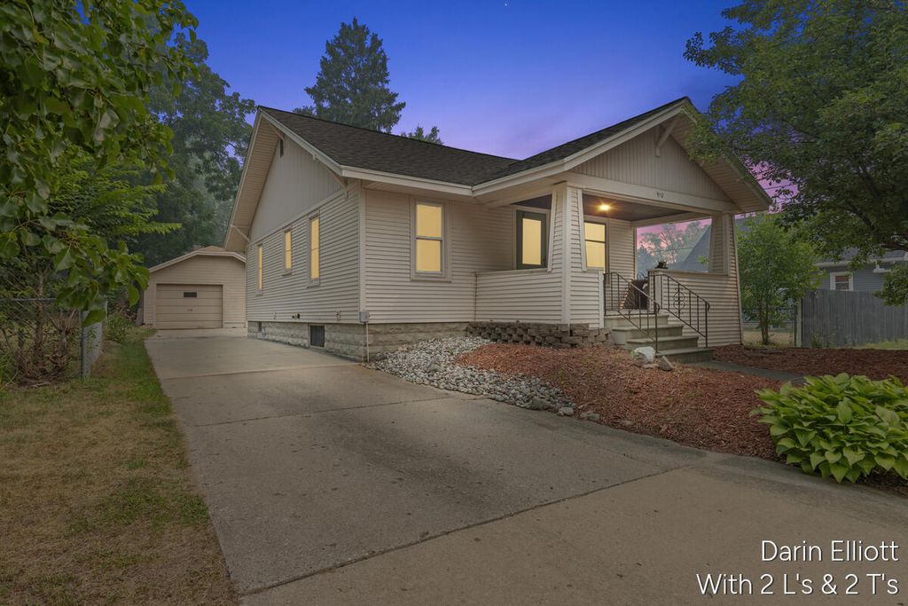 910 W Lincoln Avenue, Ionia city