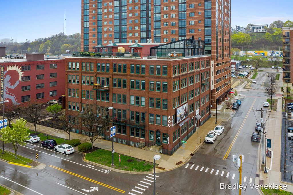 600 Monroe Avenue Nw Unit: 411, Grand Rapids