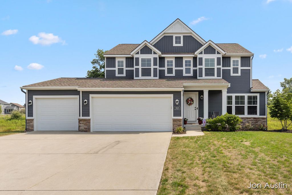 2929 E Morgan Trail Ne, Algoma township