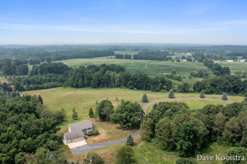 2285 Yeckley Road, Rutland charter township