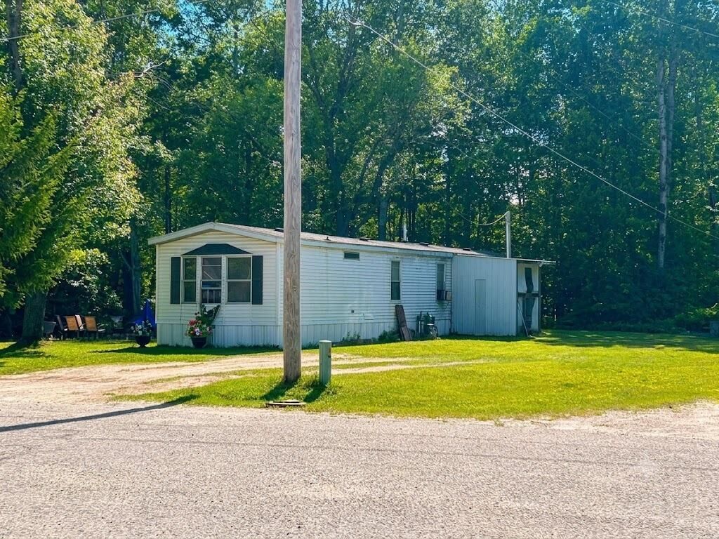 409 Hemlock Street, Garfield township