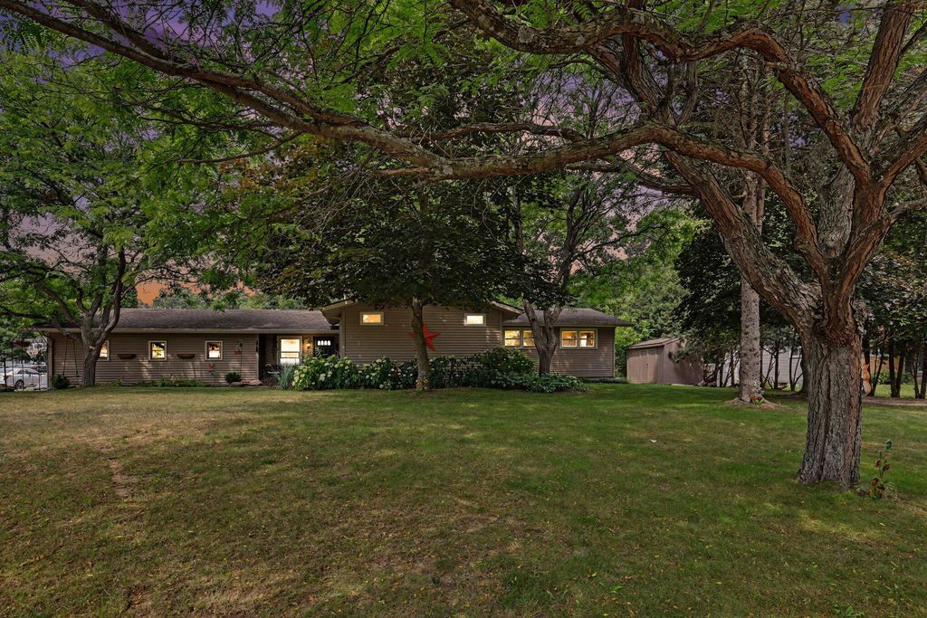 507 Floral Drive, Belding city