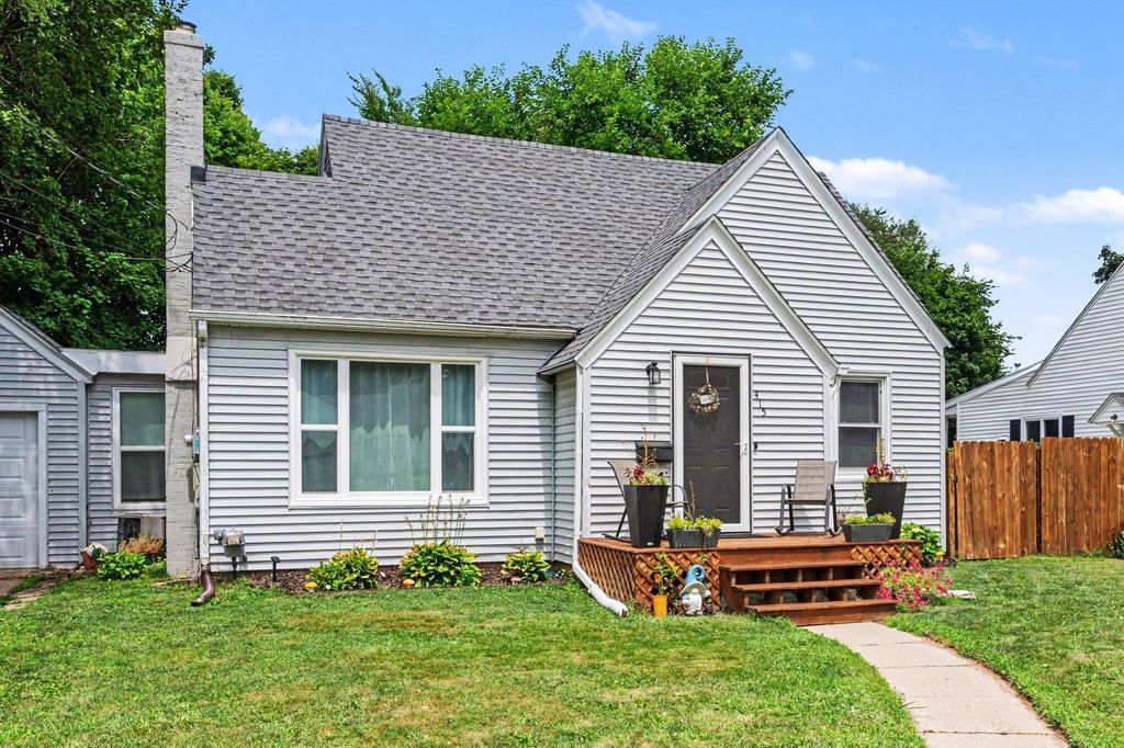 415 Glendale Boulevard, Parchment city