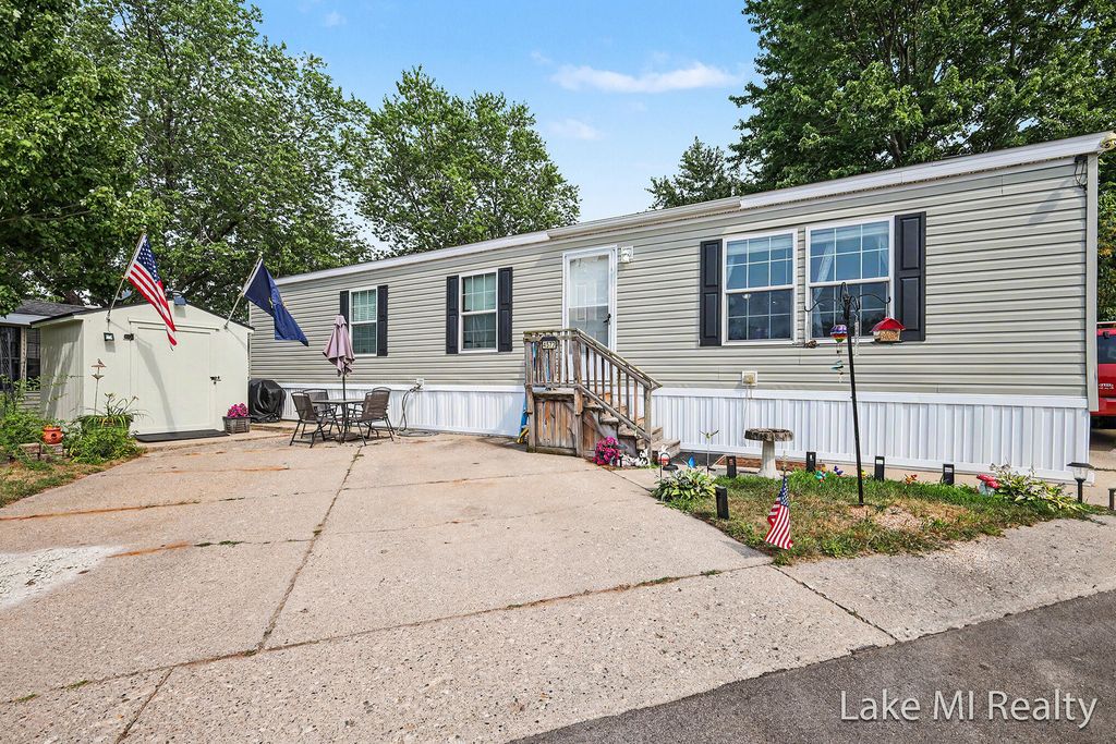 4572 Toronto Avenue Sw, Wyoming city
