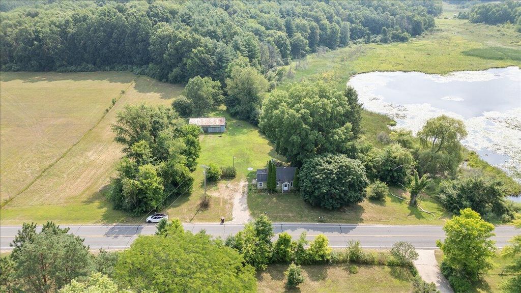 14133 North Avenue, Assyria township