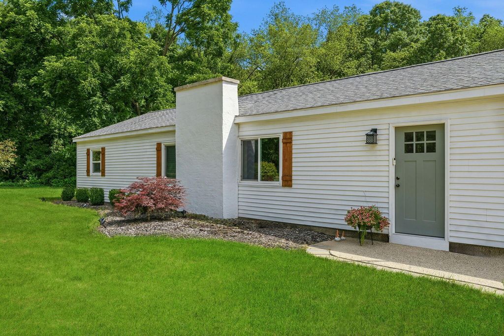 6436 Myers Lake Avenue Ne, Cannon township